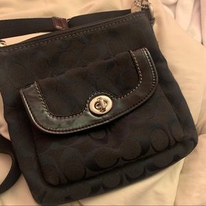 Cute crossbody — perfect for traveling